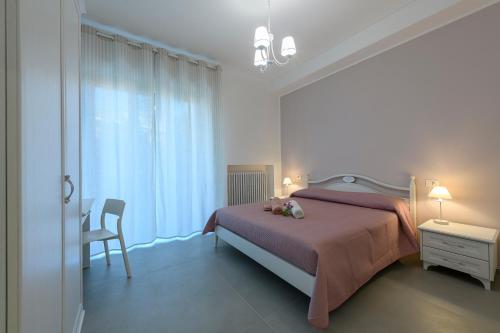 Double Room with Balcony image 10