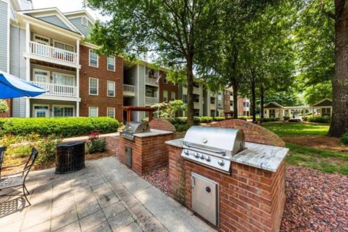 Heartbeat Of ATL- Gated Community, Pool, Gym, and much more! in Atlanta, USA