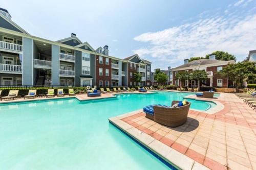 Heartbeat Of ATL- Gated Community, Pool, Gym, and much more!