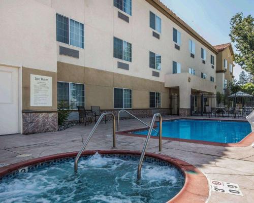 Comfort Suites Bakersfield