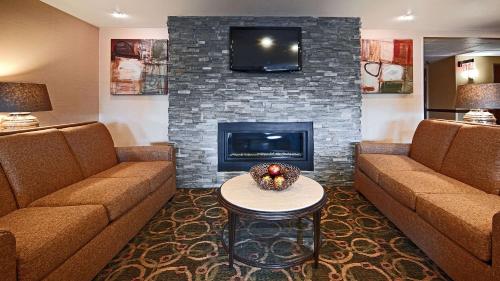 Best Western Plus West Akron Inn & Suites