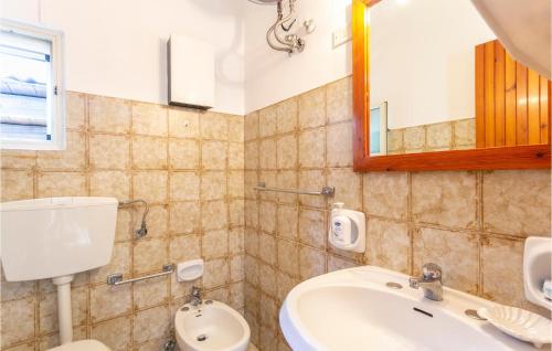 Three-Bedroom Holiday Home  image 6