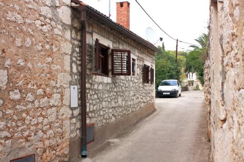  Apartments by the sea Milna, Brac - 5242 in Milna