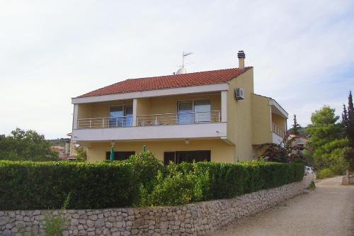  Apartments by the sea Vinisce, Trogir - 5229, Pension in Vinišće