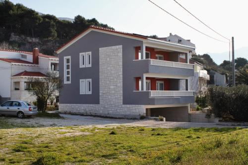  Apartments by the sea Duce, Omis - 5261 in Dugi Rat