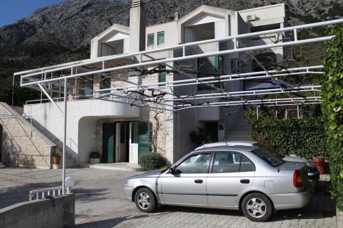 Apartments by the sea Igrane, Makarska - 5266