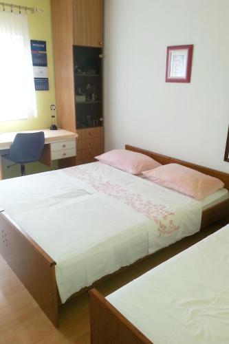 One-Bedroom Apartment with Balcony image 10