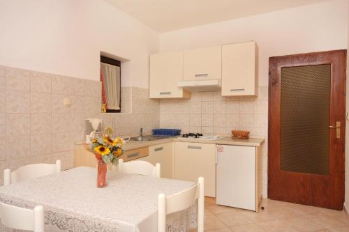 Apartment Vrbnik 5301b - image 3