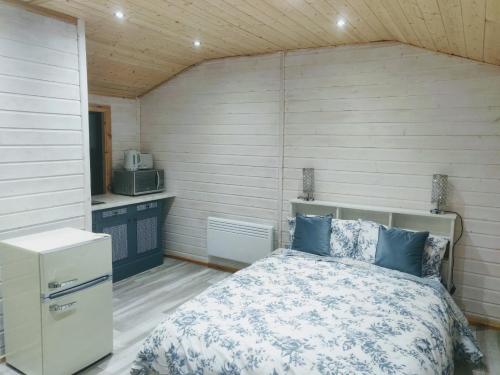 B&B Comber - Delightful log cabin with views of Scrabo tower - Bed and Breakfast Comber