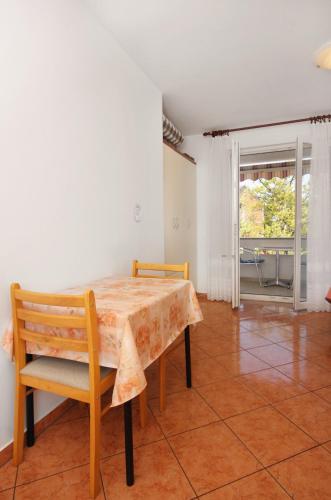 Apartments with a parking space Malinska (Krk) - 5289 - image 8