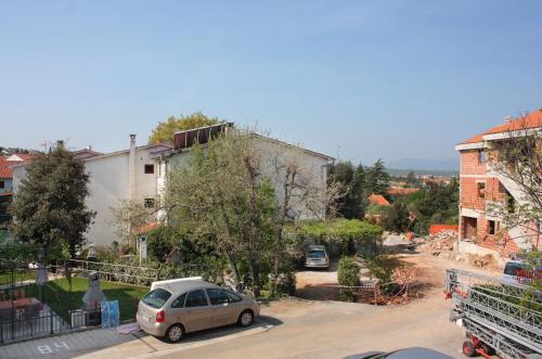 Apartments with a parking space Malinska (Krk) - 5289 - image 10