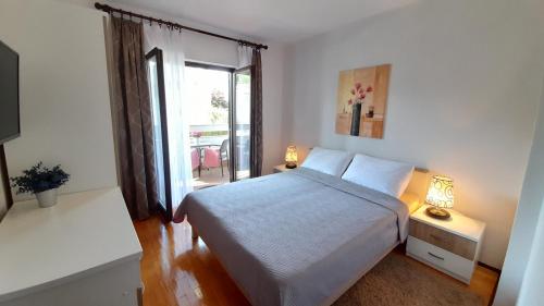 Apartments with parking space Sveti Anton, Krk - 5288 in Sveti Anton