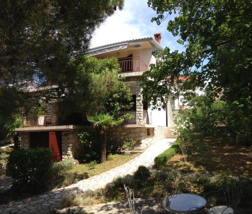 Apartments by the sea Omisalj Krk - 5298 Omišalj 