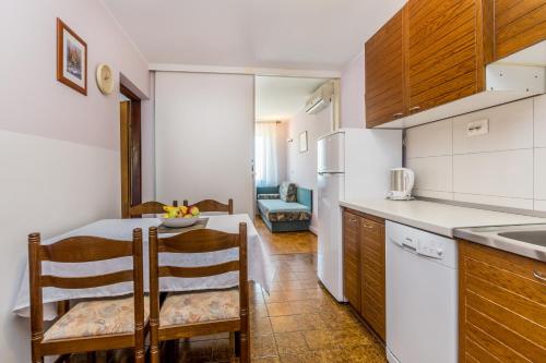 Apartments with a parking space Vantacici Krk - 5313 - image 3