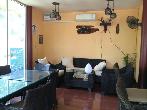 Bar/lounge, Baansanook Bungalow in Bai Lan Bay