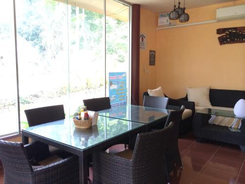 Bar/lounge, Baansanook Bungalow in Bai Lan Bay