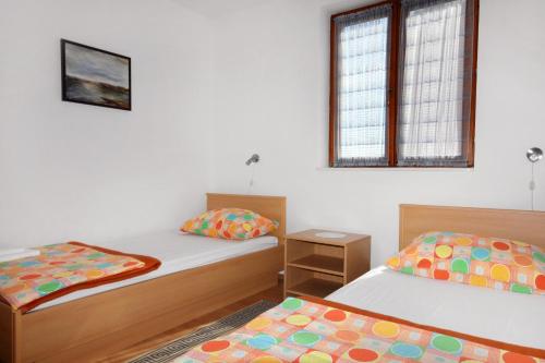 Apartments with a parking space Malinska (Krk) - 5397 - image 6