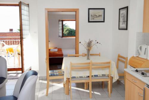 設施, Apartments with a parking space Malinska (Krk) - 5397 in 米爾澤堤奇