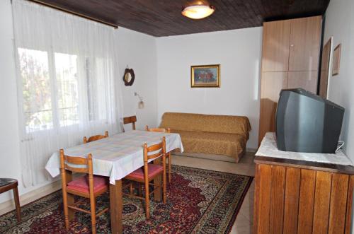 Apartment Krk 5318a - image 4