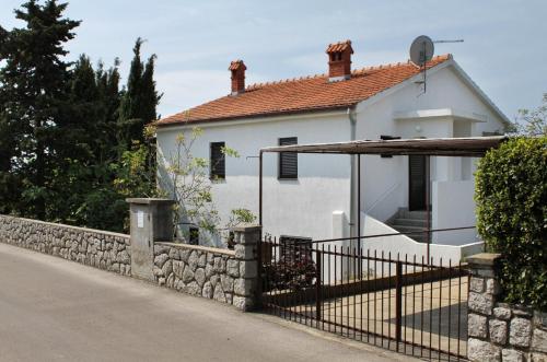  Apartments with a parking space Krk - 5318 in Krk