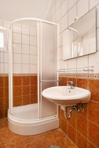 Apartment Baska 5450a - image 7