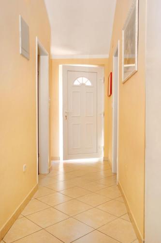 Apartment Baska 5450a - image 6