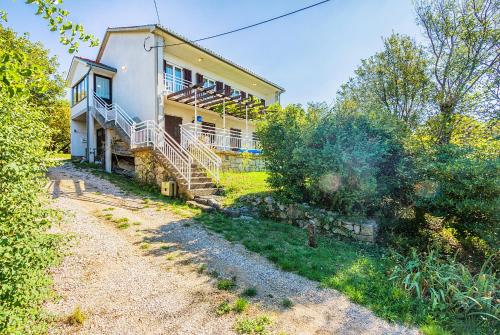  Apartments with a parking space Smrika, Kraljevica - 5508 in Šmrika