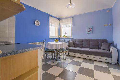 One-Bedroom Apartment with Terrace and Sea View image 10