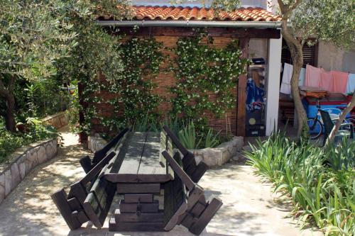 Apartments with a parking space Krk - 5422 in Krk