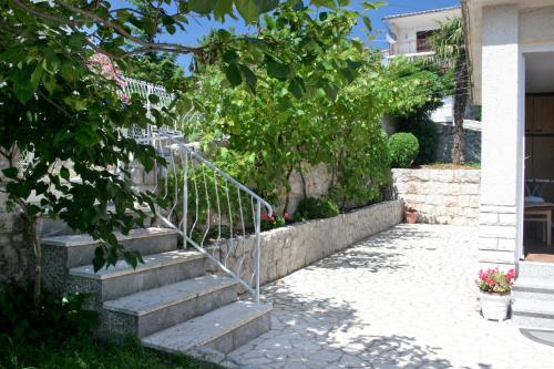 Apartments with parking space Selce, Crikvenica - 5475 in 塞爾采