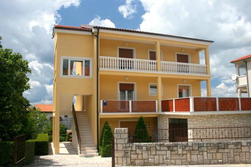 Apartments with a parking space Selce Crikvenica - 5513 - image 4