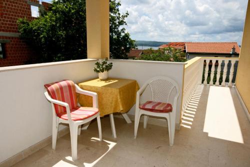 Apartments with a parking space Selce Crikvenica - 5513 - image 2