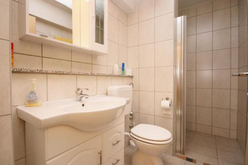 Apartments with a parking space Pinezici Krk - 5464 - image 5