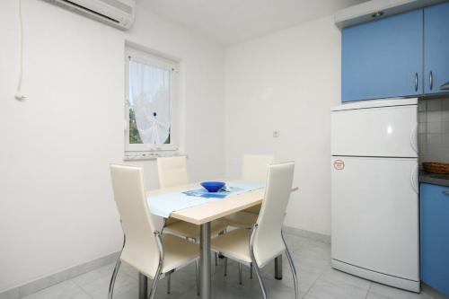 Apartments with parking space Pinezici Krk - 5464 - image 3