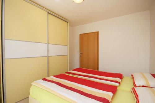 Apartment Pinezici 5464b - image 5