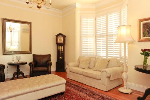 Sica's Guest House - The Loft - image 3