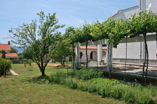 Apartments with a parking space Pinezici Krk - 5465 - image 8