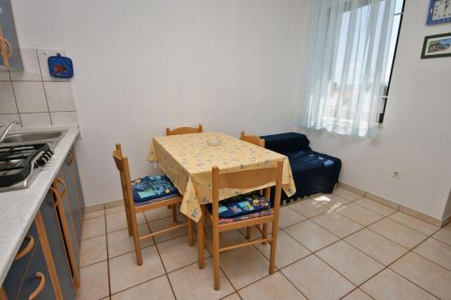 Apartments with a parking space Pinezici Krk - 5465 - image 14