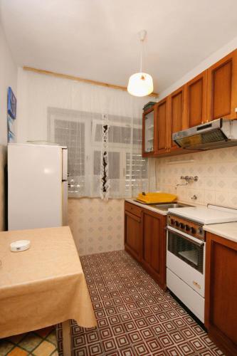 Apartments with parking space Selce Crikvenica - 5531 - image 2