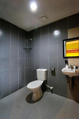 Bathroom, Golden Roof Hotel Falim Ipoh in Falim