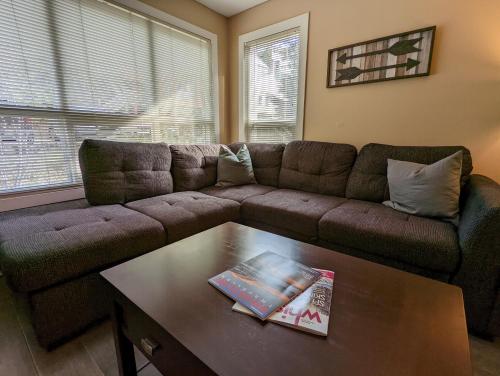 Steps to All New Gondola, Sleeps 4 with Free Parking in Whistler, Canada