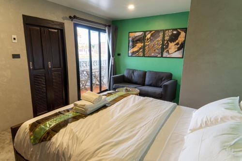 room detail thumbnail 0