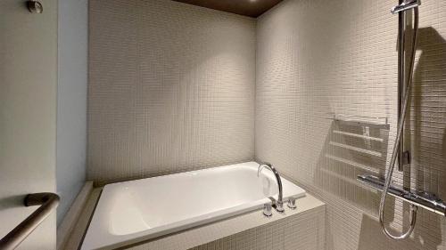ห้องน้ำ, ลาเซอร์ สวีทส์ คามาคุระ ชื่อเดิม คามาคุระ เซซาน (LACER SUITES KAMAKURA（formerly kamakura seizan） ) near โยโกฮาม่า ฮักเกจิมะ