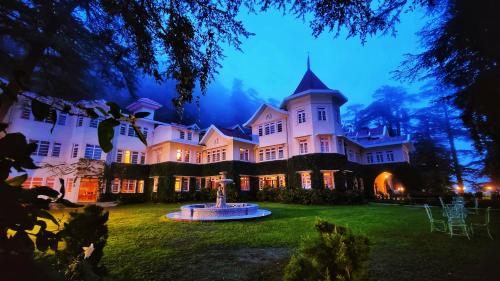 Hotelli välisilme, Woodville Palace(A Heritage property since 1938) in Shimla