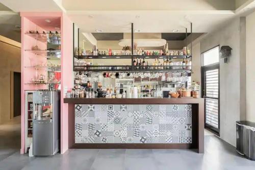 Pearl 150 Homestay - equipped with shared KTV, pool, mahjong and Switch
