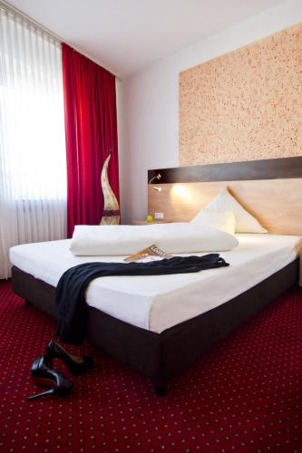 Single Room image 2