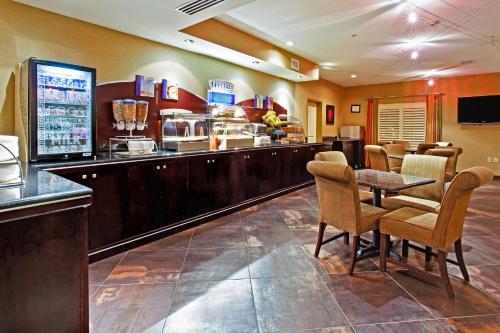 Holiday Inn Express Hotel & Suites Dallas South - DeSoto, an IHG Hotel