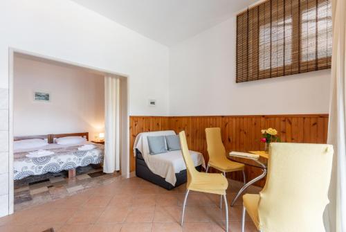 Apartments by the sea Pucisca Brac - 5625 - image 9