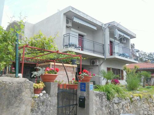 Apartments by the sea Novi Vinodolski - 5591 - image 2