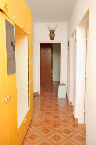 Three-Bedroom Apartment with Balcony and Sea View image 1